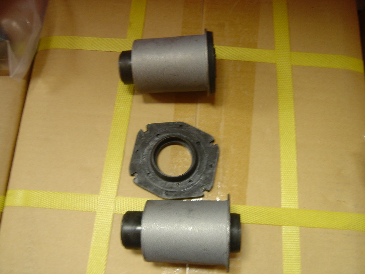 FOR TOYOTA LANDCRUISER AMAZON 4.2TD 4.7 V8 LOWER WISHBONE BUSH KIT  LH OR RH