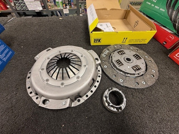ASTRA F MK3 CALIBRA 2.0 C20XE CAVALIER GSi CLUTCH  KIT BRAND NEW 230mm
