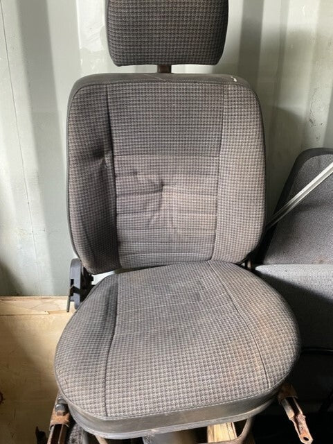 LAND ROVER DEFENDER 90 110 CSW DRIVER OS SEAT COMPLETE + BASE RUNNERS