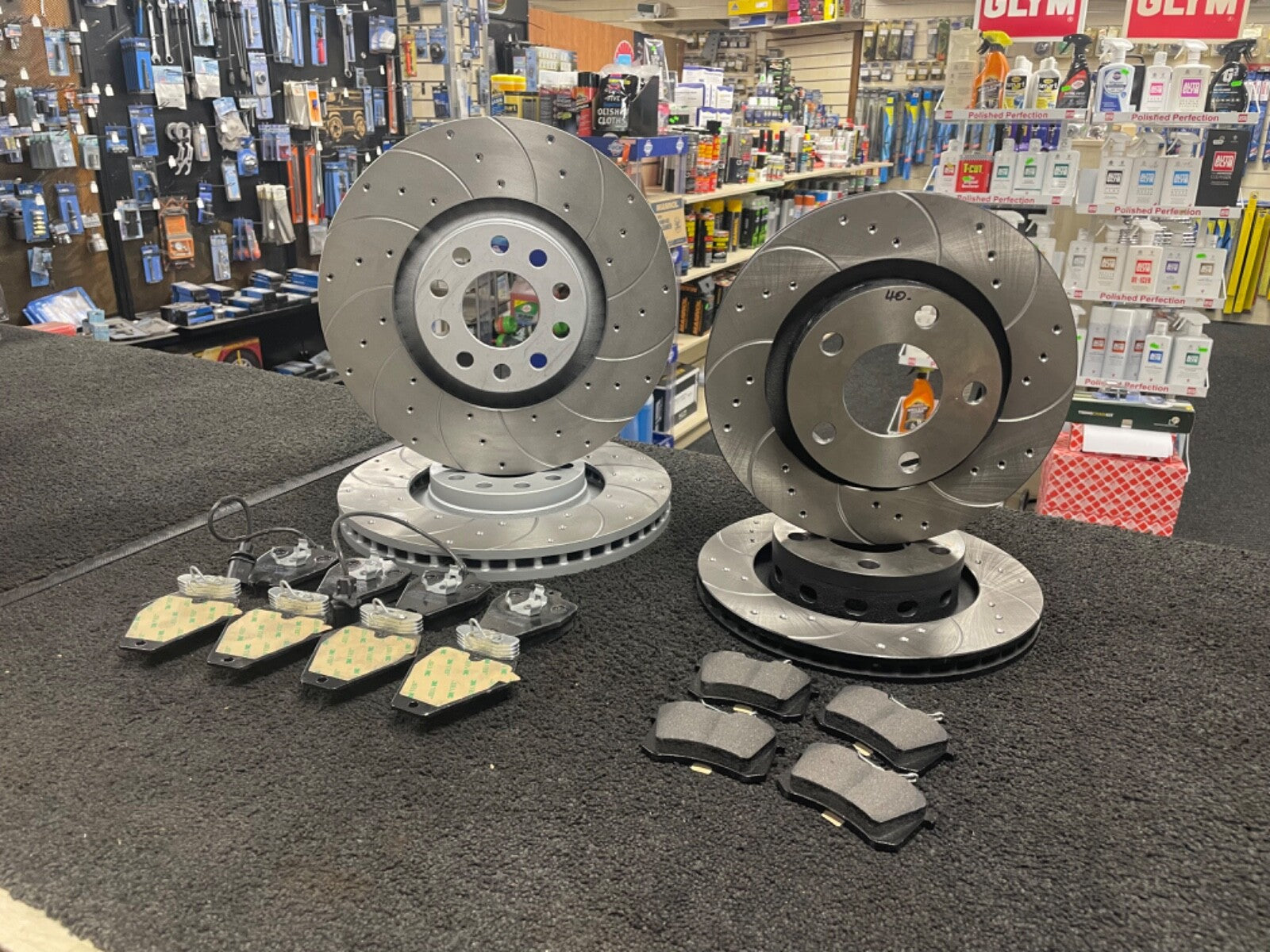 FOR AUDI  S6 4.2 321MM + 269MM DRILLED GROOVED BRAKE DISCS BRAKE PADS