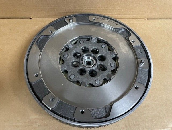 BMW 1 3 5 Ser X1 X3 N47D20 DUAL MASS FLYWEEL 21207567829 21207577479 21207637279