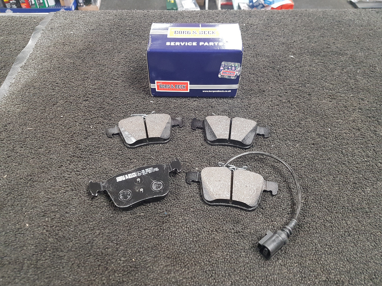 GENUINE O.E QUALITY AUDI RS3 2.5 8V 2015 ON REAR BRAKE PADS FOR TEVES CALIPERS