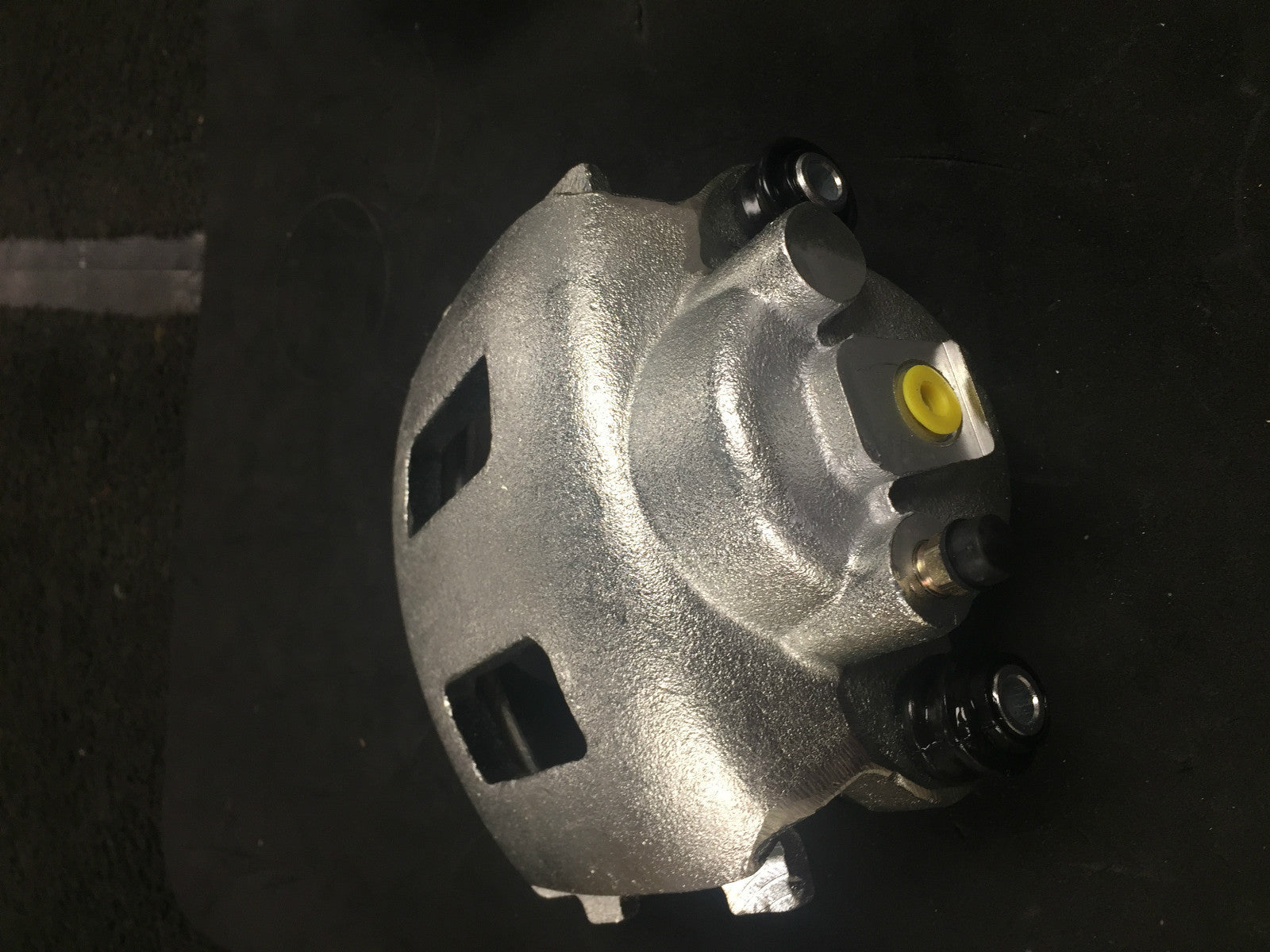 FRONT LEFT CALIPER FOR CHEROKEE XJ GRAND CHEROKEE ZJ WRANGLER YJ & TJ 5252985
