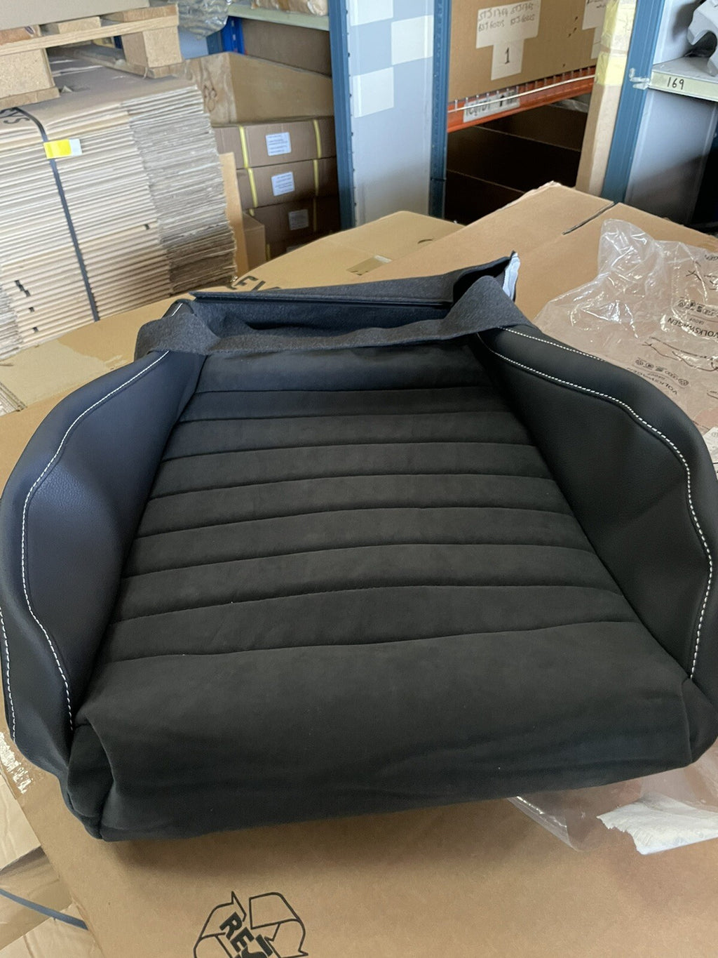 FRONT PASSENGER  SEAT BASE COVER FOR ARONA 2018ON  6F9881405JTNB  GENUINE NEW