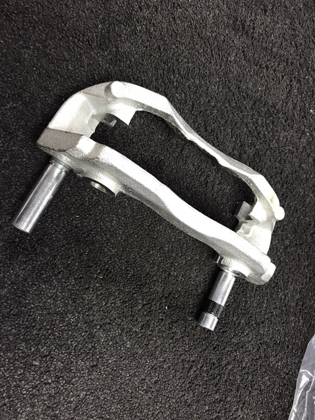 FRONT BRAKE CALIPER BRACKET FITS LH/RH MERCEDES SPRINTER CDi  2006-17 VW CRAFTER