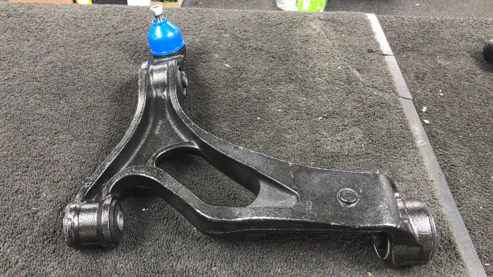 PORSCHE CAYENNE AUDI Q7 TOUAREG FRONT LOWER SUSPENSION WISHBONE ARM LEFT SIDE