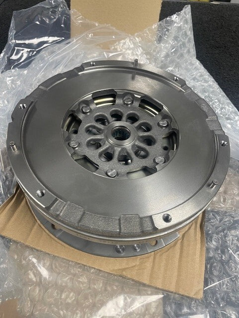 DMF DUAL MASS FLYWHEEL AUDI A4 A5  2.0TDi 170 2007-17 CAGA CJEB CAHA CDNC CJCC