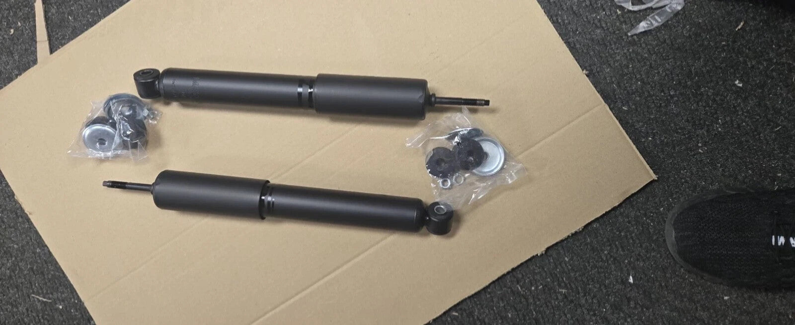 2 FRONT SHOCK ABSORBERS NEW FORD RANGER 2.9 2.5D TD 4WD 1999-2006