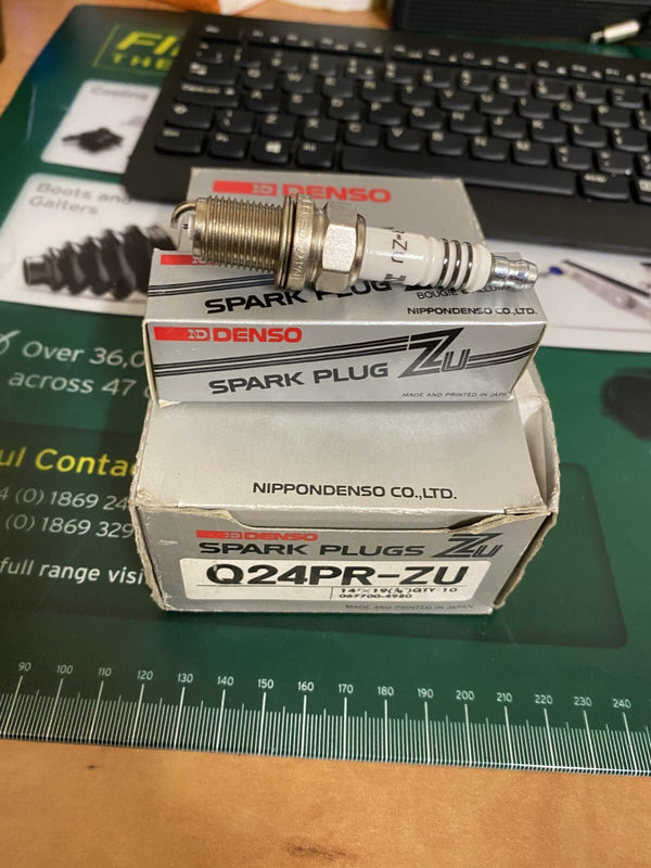 1X NEW SPARK PLUG FOR ASTON MARTIN VIRAGE VANTAGE SIERRA RS COSWORTH Q24PR-ZU