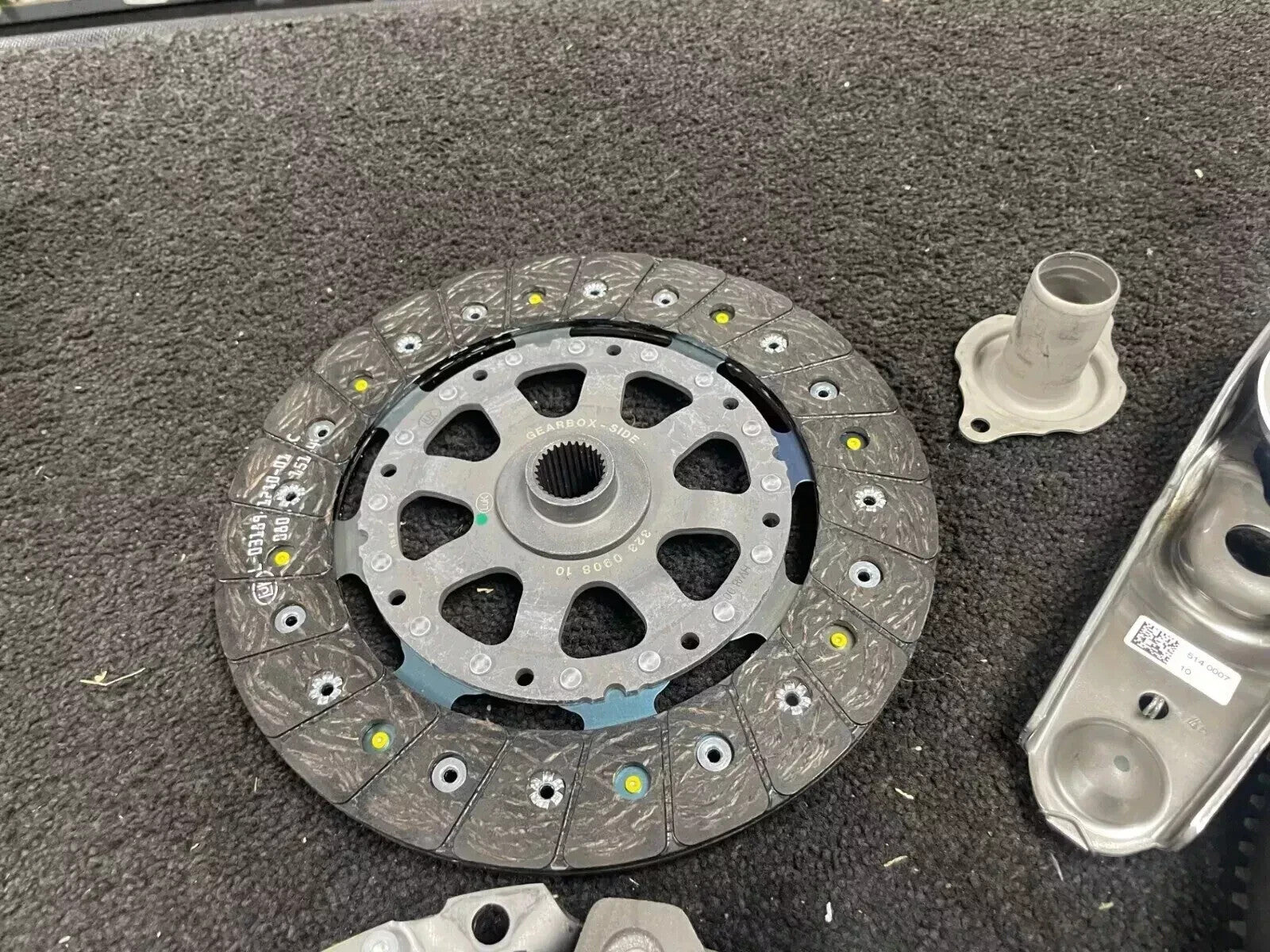 DUAL MASS FLYWHEEL CLUTCH KIT FOR MINI ONE COOPER F55 F56 F57 1.5 1.5D DIESEL