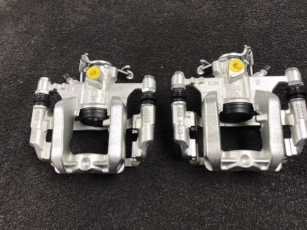 ASTRA J  MK6 CDTi 2011-16 2 REAR BRAKE CALIPER COMPLETE +BRACKET SOLID DISCS