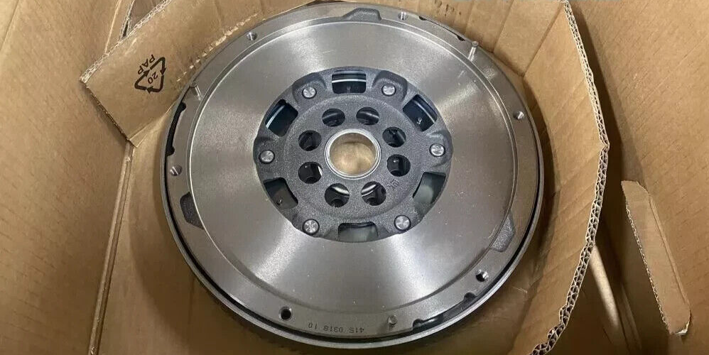 DUAL MASS FLYWHEEL CLUTCH KIT CYLINDER VOLVO S40 V50 C30 1231991 1232791 1232811