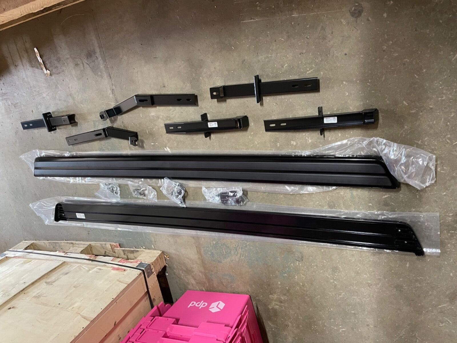 GENUINE VOLKSWAGEN TOUAREG MK2 V6 V8 7P 2011-17 RUNNING BOARD SIDE STEPS BLACK