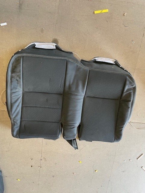 DEFENDER  110 PUMA TDCI XS MIDDLE ROW UPRIGHT LEATHER SEAT BACK COVER FOAM