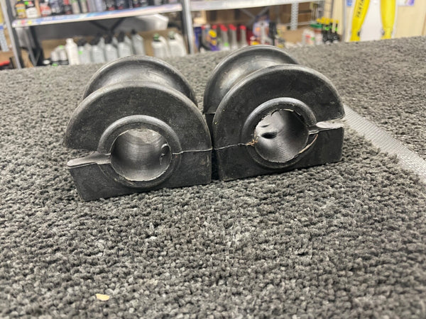 FOR JEEP GRAND CHEROKEE 2005 ON ANTI ROLL BAR BUSH FRONT SMOOTH TYPE  30/32MM