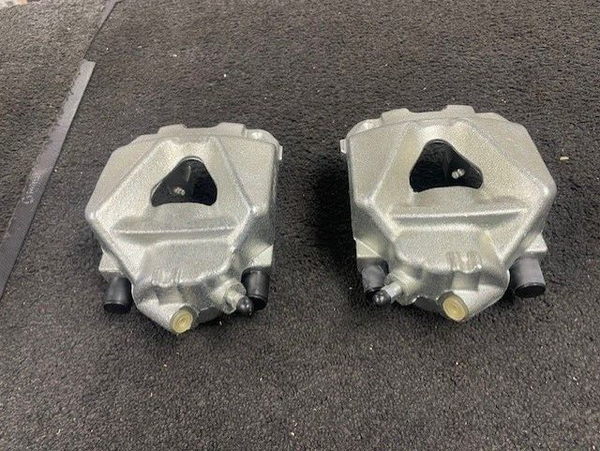 2 FRONT BRAKE CALIPERS  LH RH BMW 320i 320d 318i 318D 325i 323i WITH 312MM DISC