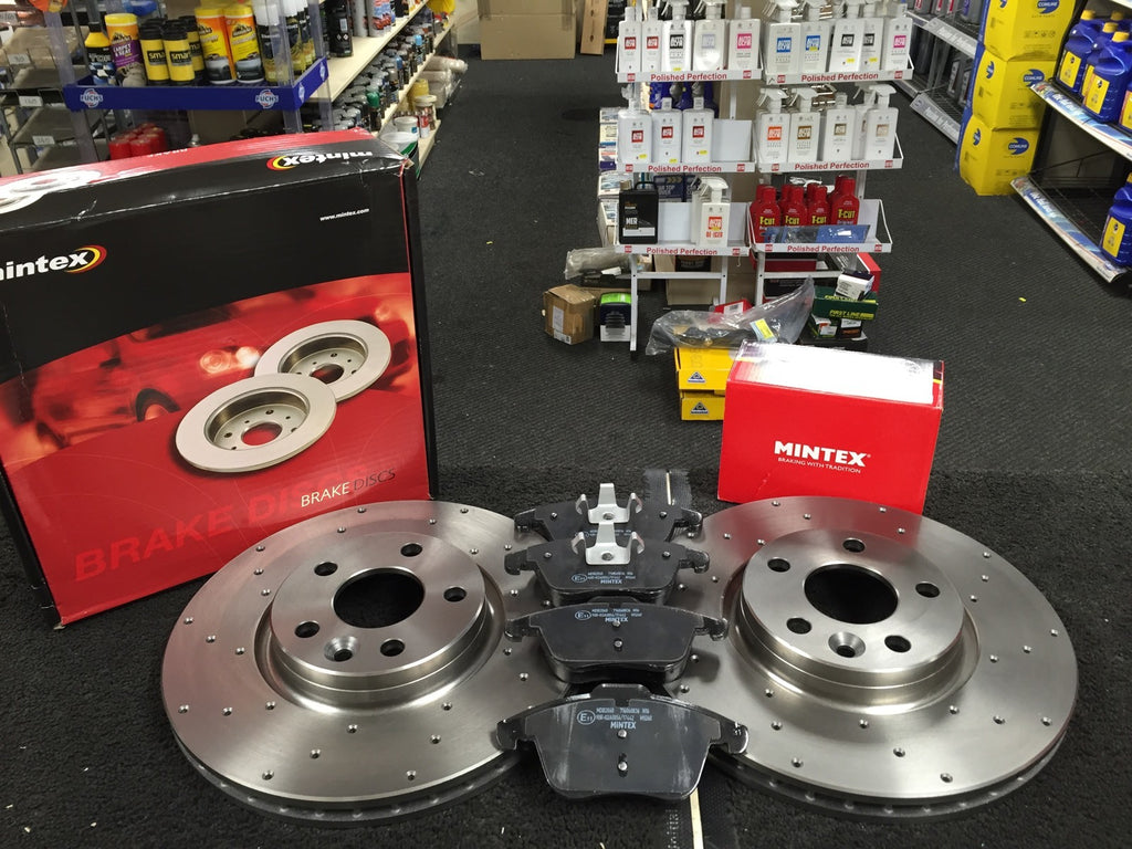 VOLVO V60 D5 R-DESIGN CROSS DRILLED BRAKE DISC BRAKE PADS FRONT  