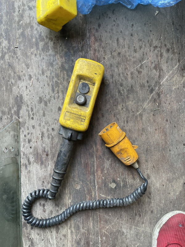 Telemecanique lead cable conveyor control box