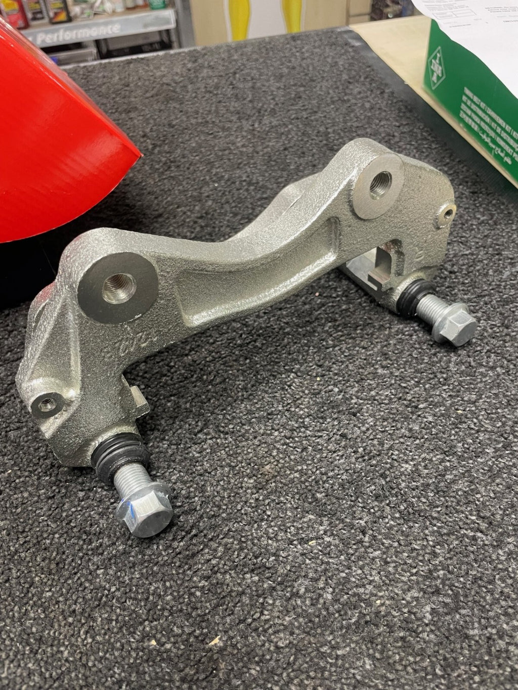 2 FRONT BRAKE CALIPER BRACKET LH RH FOR CHALLENGER L200 SHOGUN PAJERO 314MM DISC