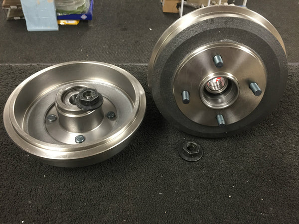 FOR FORD FIESTA 1.4 ZETEC TDCi REAR BRAKE DRUMS 2 WHEEL BEARINGS FITTED