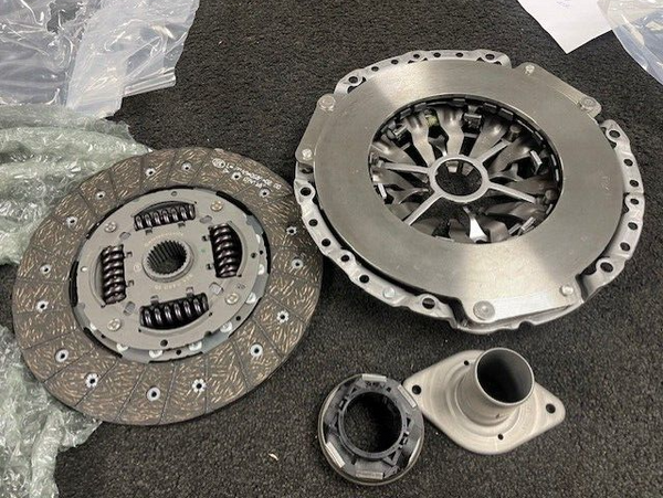 AUDI A4 B8 A5 Q5 2.0 3.2 Q5 TDi TSi QUATTRO CLUTCH KIT 3 PCE 624328500