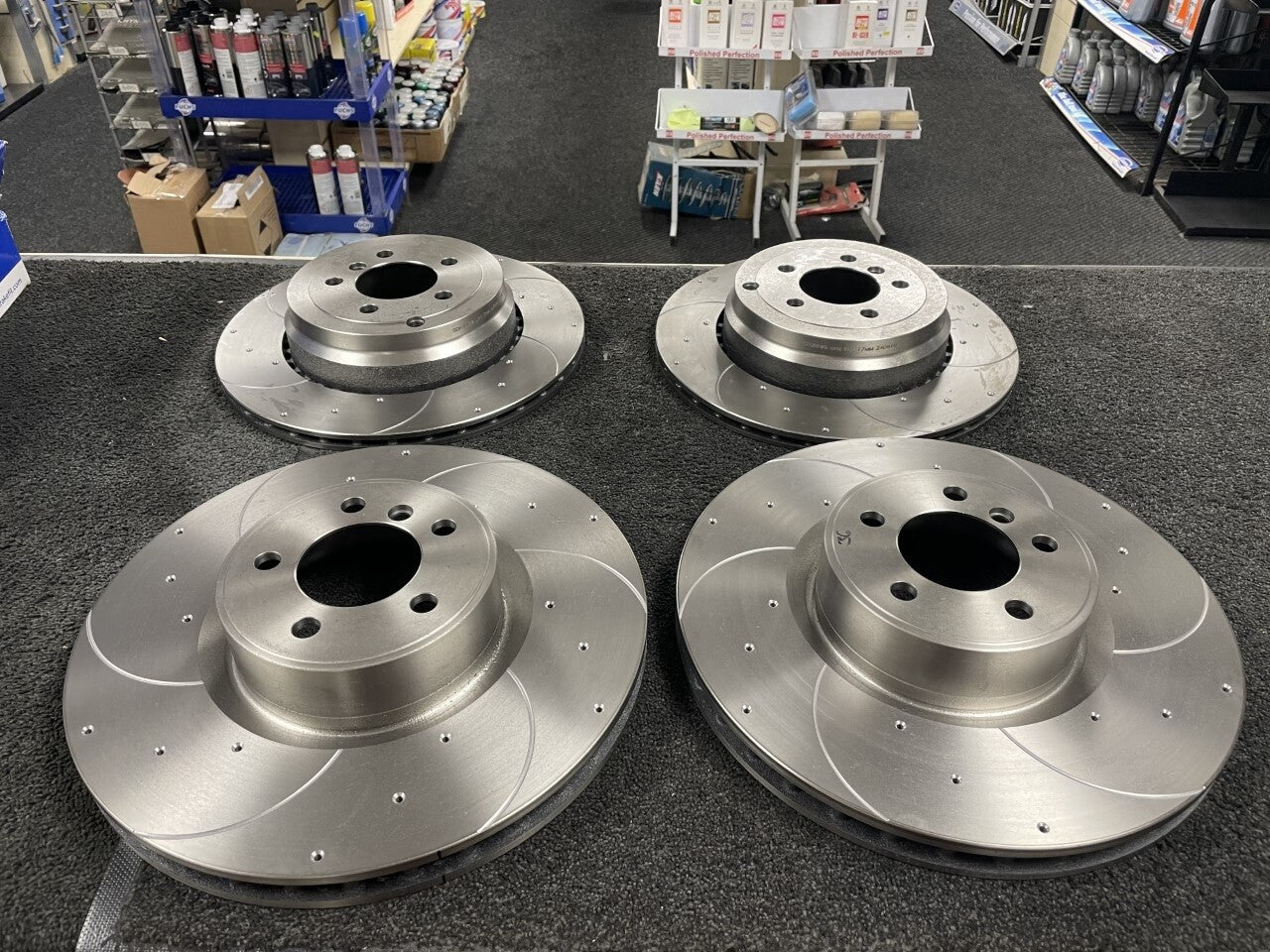 RANGE ROVER VOGUE L322 4.4TDV8 BRAKE DISC DRILLED GROOVED BRAKE DISC FRONT REAR
