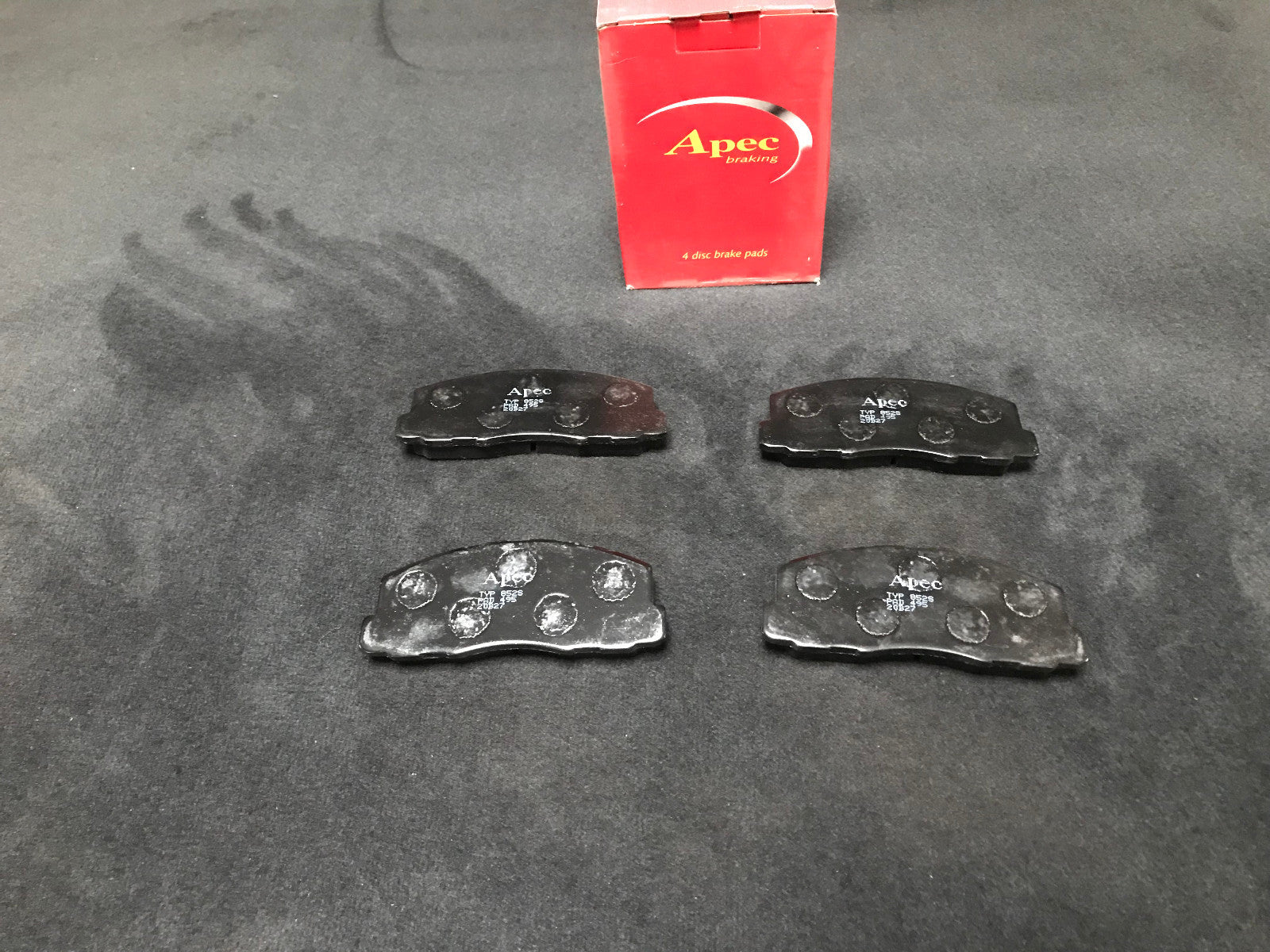 FOR MTISUBISHI CHARIOT 1.8 MITSUBISHI COLT CORDIA GALANT FRONT BRAKE PAD SET