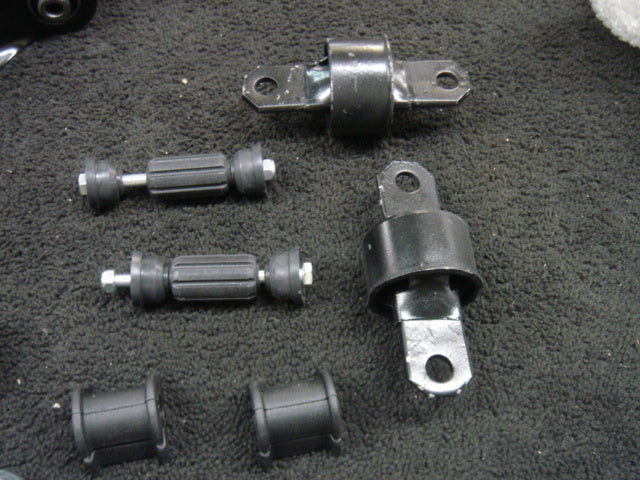 FORD FOCUS MK1 1998-2004 REAR AXLE BUSHES 2 REAR LINKS ANTI ROLL BAR BUSHES