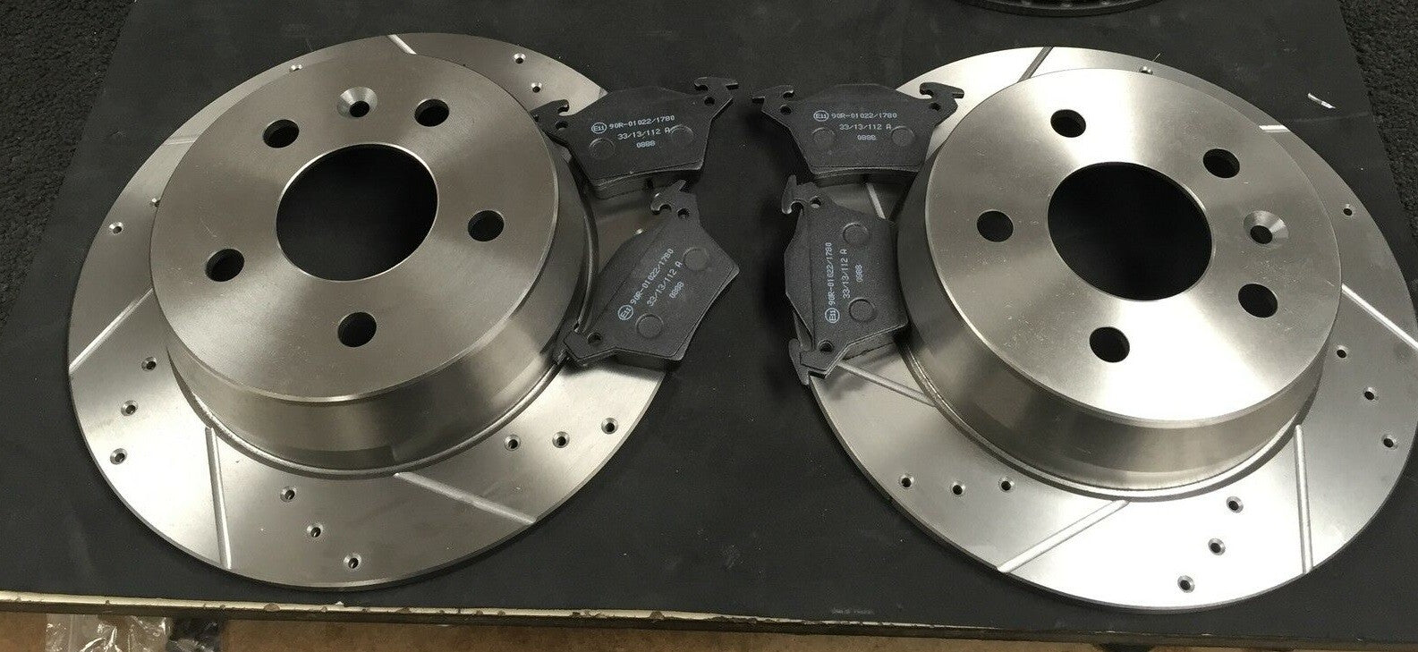 FOR MERCEDES VITO V CLASS W638 95-03 BRAKE DISC CROSS DRILLED GROOVED REAR
