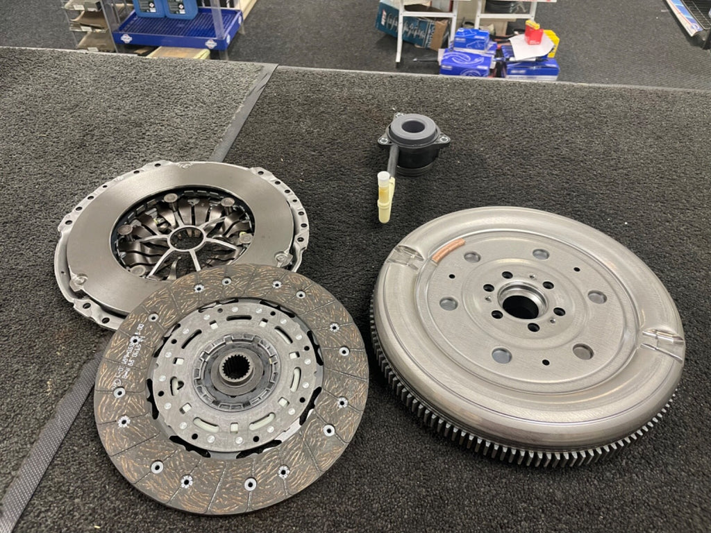 OCTAVIA SE TDI CR MK3 Typ 5E DUAL MASS FLYWHEEL CLUTCH KIT 6 SPEED 
