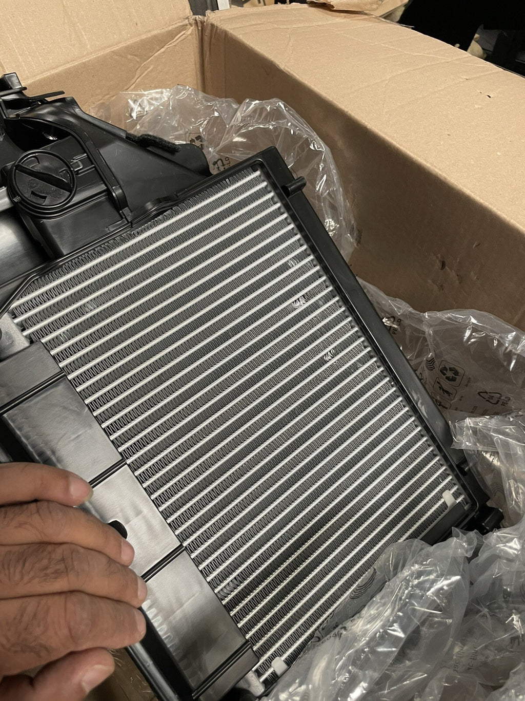 AUDI A4 A5  A8 Q5 Q7 RS5 AIR CON EVAPORATOR WITH HOUSING 4M2820023 -DAMAGED