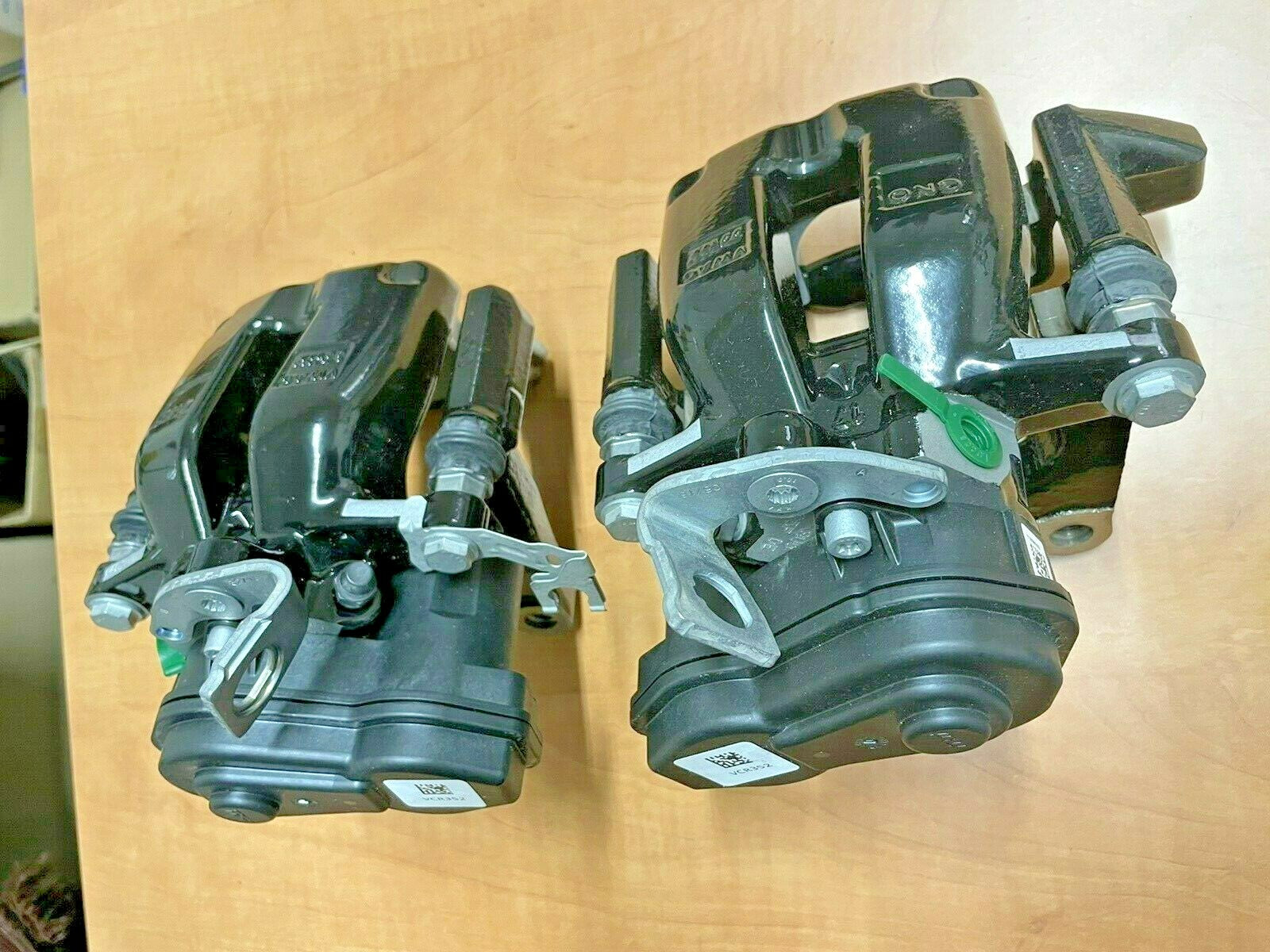 AUDI RSQ3 8U 2013-17 REAR ELECTRIC BRAKE CALIPER BRACKET PAIR NEW 310mm LH RH