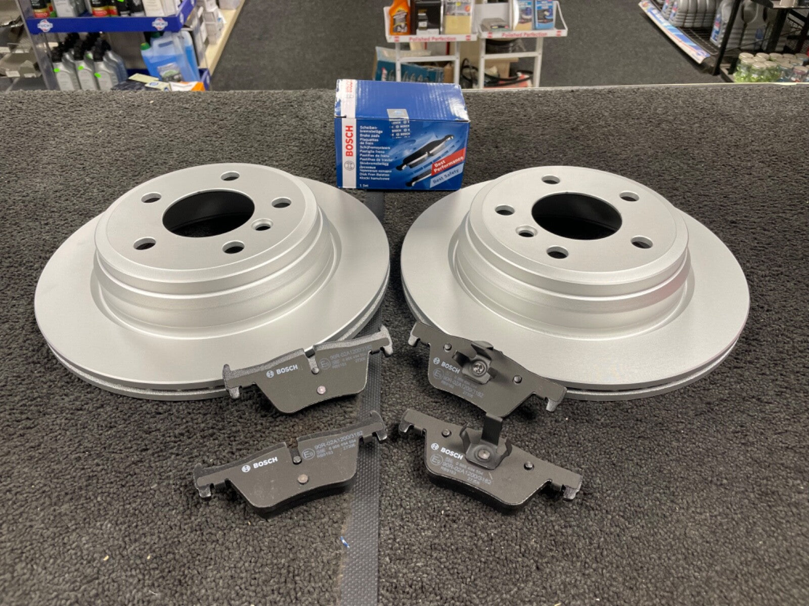3 SERIES 328I M SPORT (MK6 (F30) GENUINE BOSCH  FRONT REAR  BRAKE DISCS AND PADS