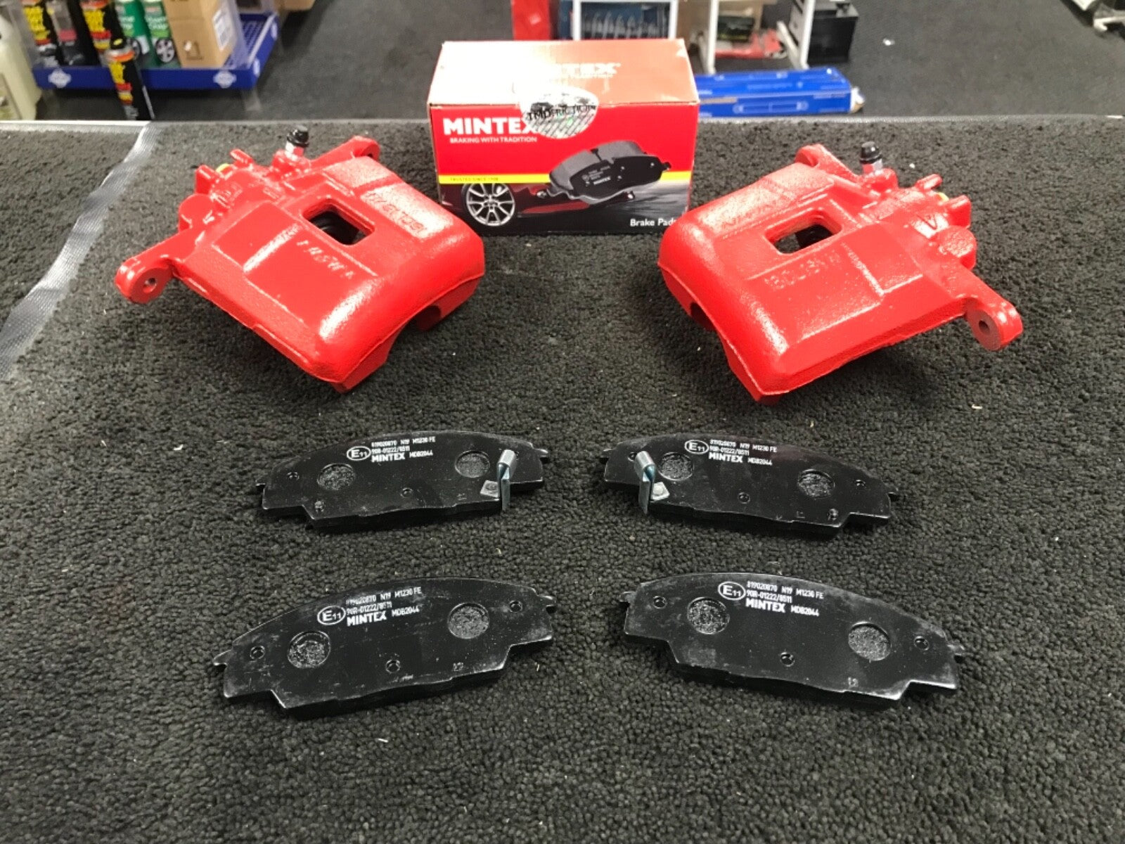 FOR  CIVIC 2.0 TYPE R EP3 FRONT BRAKE CALIPERS LEFT AND RIGHT RED WITH PADS 