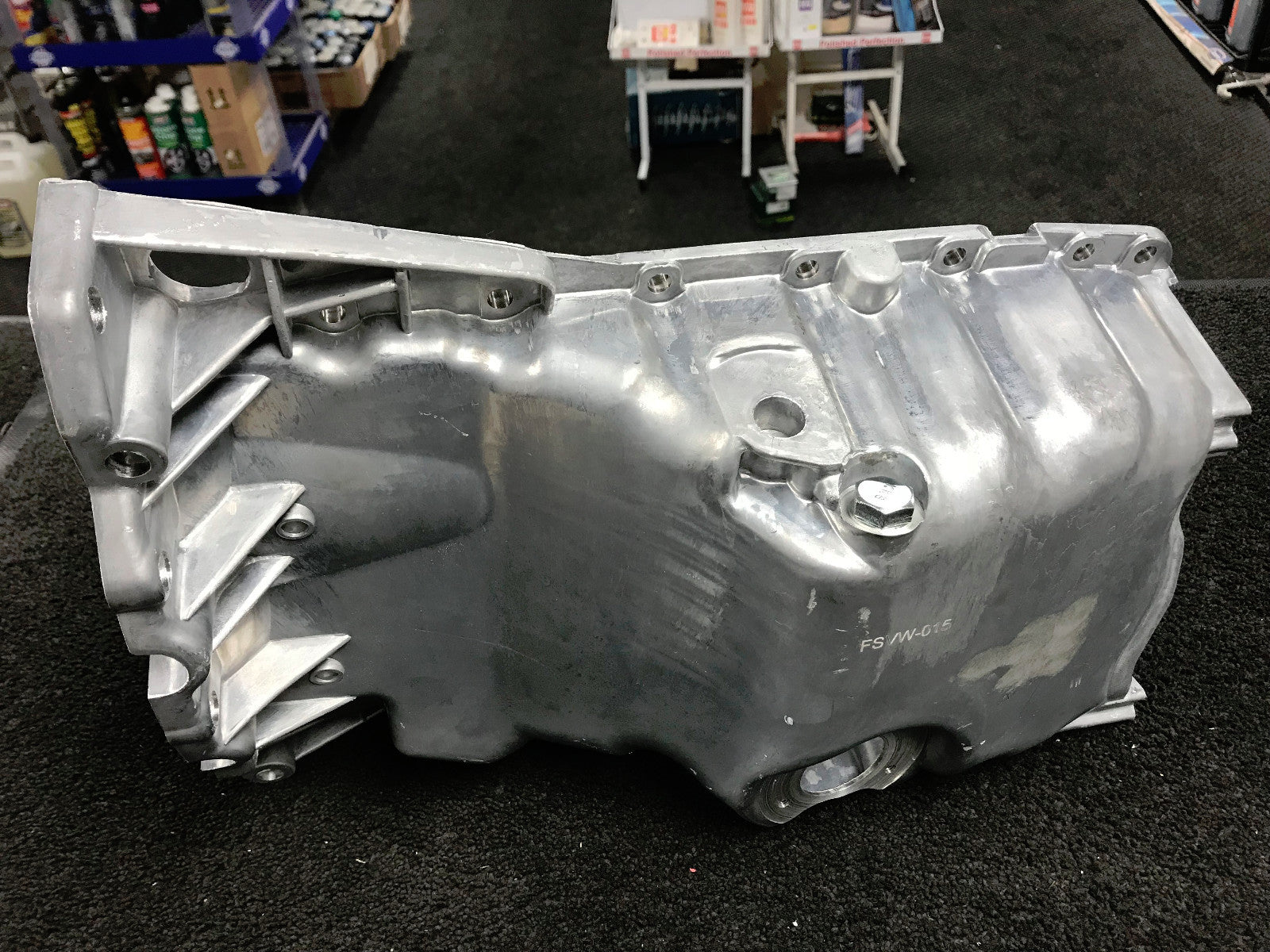 AUDI  A4 B5 B6 B7 A6 C5 SKODA  SUPERB VW PASSAT 3B2 3B2 3B5 OIL SUMP NEW 