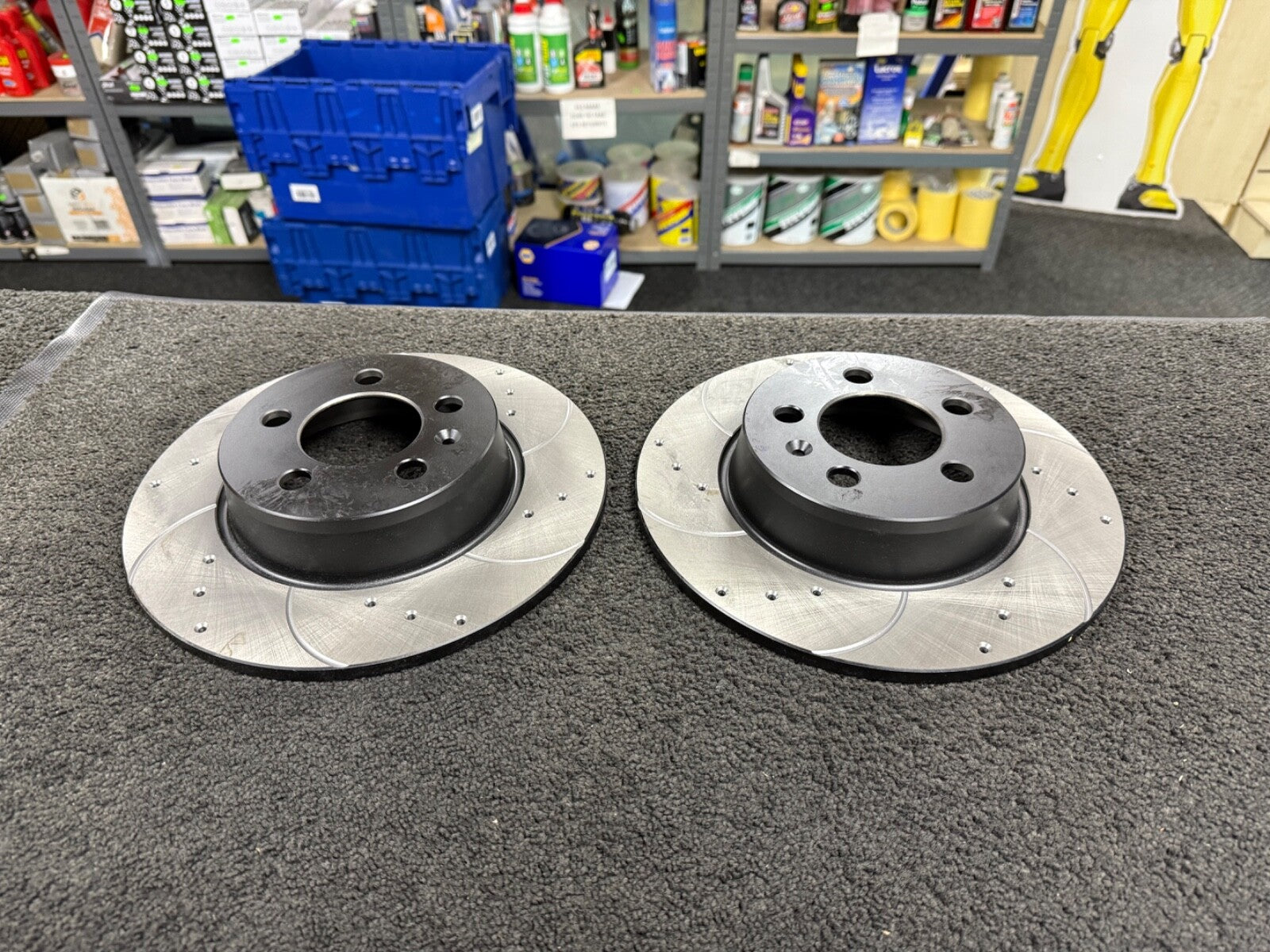 AUDI S1 2.0 QUATTRO BRAKE DISCS DRILLED GROOVED REAR BRAKE DISC 272mm 100pcd