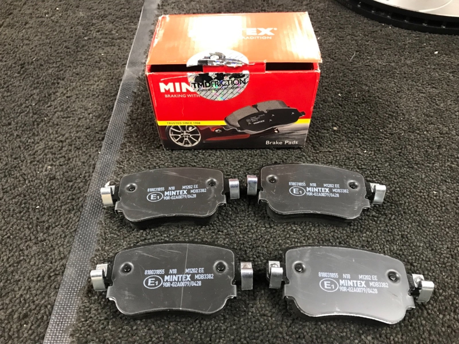 VW POLO MK5 1.4 1.8 GTI  BRAKE DISC DRILLED GROOVED 310 FRONT 232 REAR BRAKE PAD