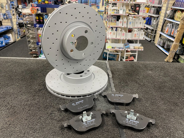 BMW X5 Xdrive 30D MSPORT BRAKE DISCS  CROSS DRILLED BRAKE PADS FRONT 