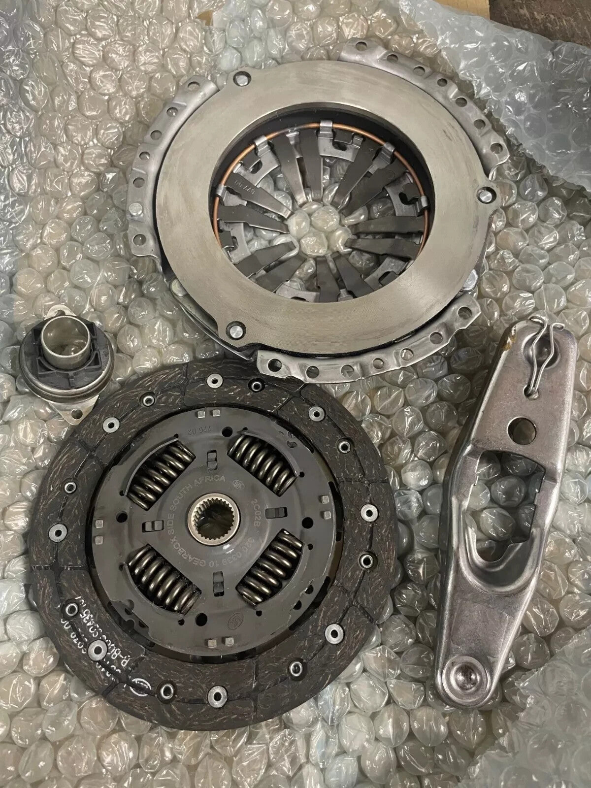VW LOAD UP 1.0 IBIZA Mii GOLF MK5 MK6 1.4 2003-15 LUK CLUTCH KIT 3PCE