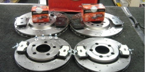 AUDI A3 3.2 QUATTRO DRILLED BRAKE DISCS FRONT REAR MINTEX BRAKE PADS 345MM 310MM