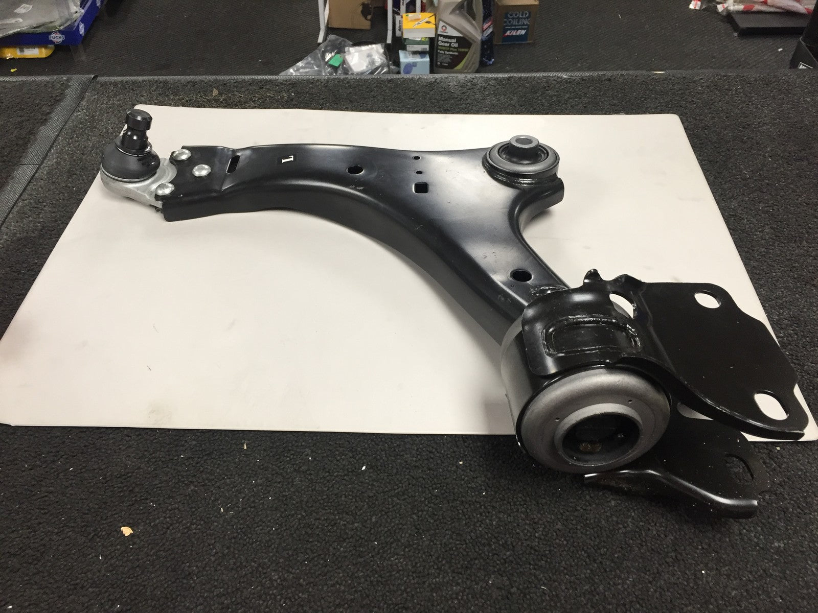 FOR VOLVO V60 CROSS COUNTRY  2015 ON XC70 2007 ON FRONT LOWER WISHBONE ARM LEFT 