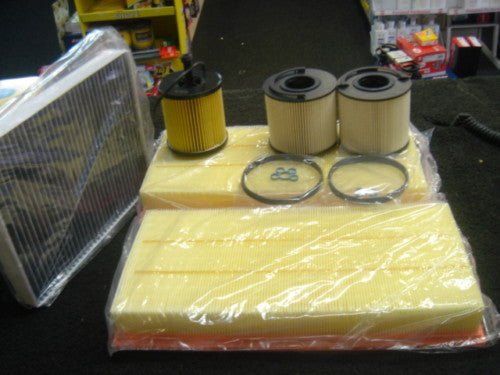 VW TOUAREG 5.0 V10 OIL FILTER AIR FILTER FUEL CABIN FILTER SERVICE KIT