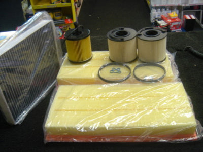 VW TOUAREG 5.0 V10 OIL FILTER AIR FILTER FUEL CABIN FILTER SERVICE KIT
