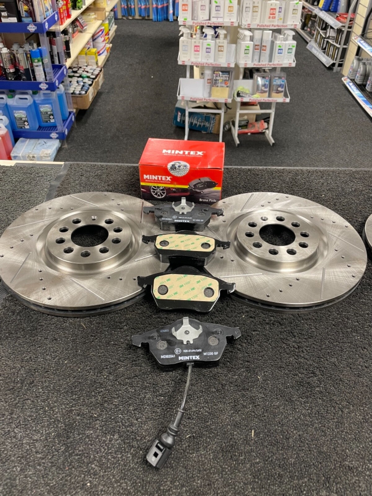 SEAT LEON CUPRA R FRONT REAR PERFORMANCE DRILLED GROOVED BRAKE DISCS PADS KIT