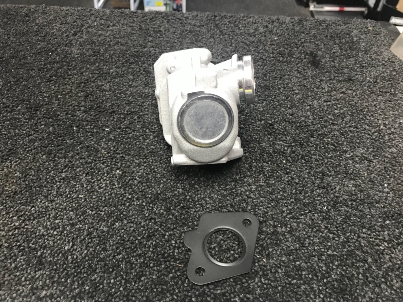 EGR VALVE FOR PEUGEOT 1007 206 207 3008 307 308 407 5008 EXPERT PARTNER 1.6 HDI