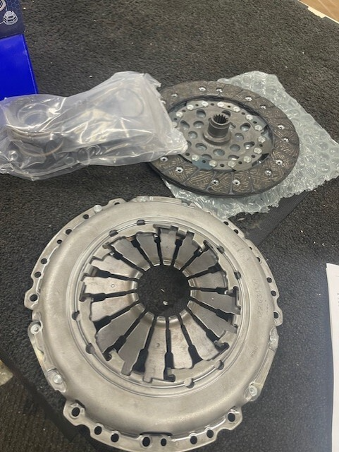 FOR COMBO CORSA MERIVA TIGRA 1.3CDTI CLUTCH KIT  14SPLINE  DUALMASS FLYWHEEL
