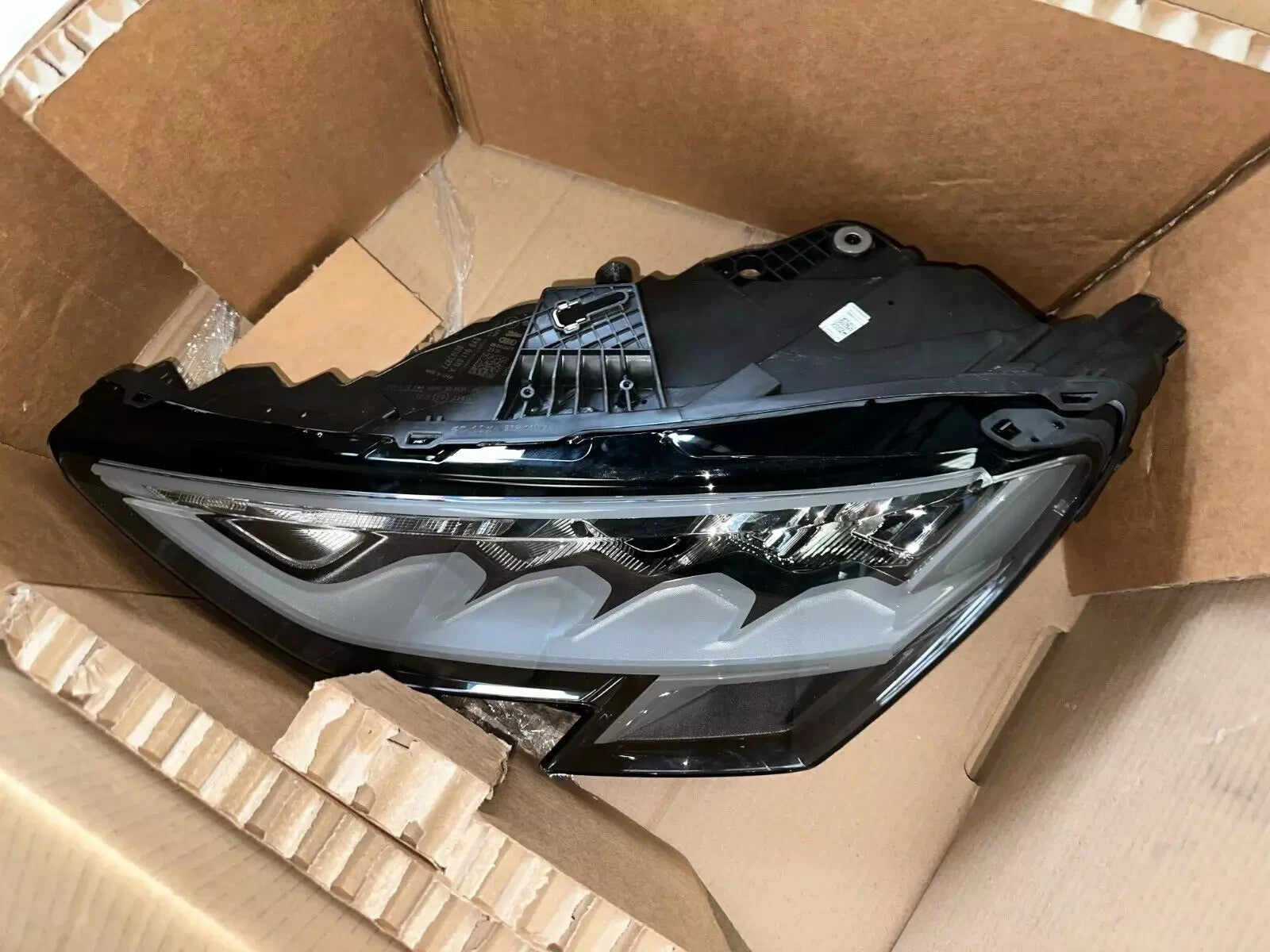 AUDI A3 S3 RS3 2020ON NS LEFT LED HEADLIGHT 8Y0941011A GENUINE  NEW