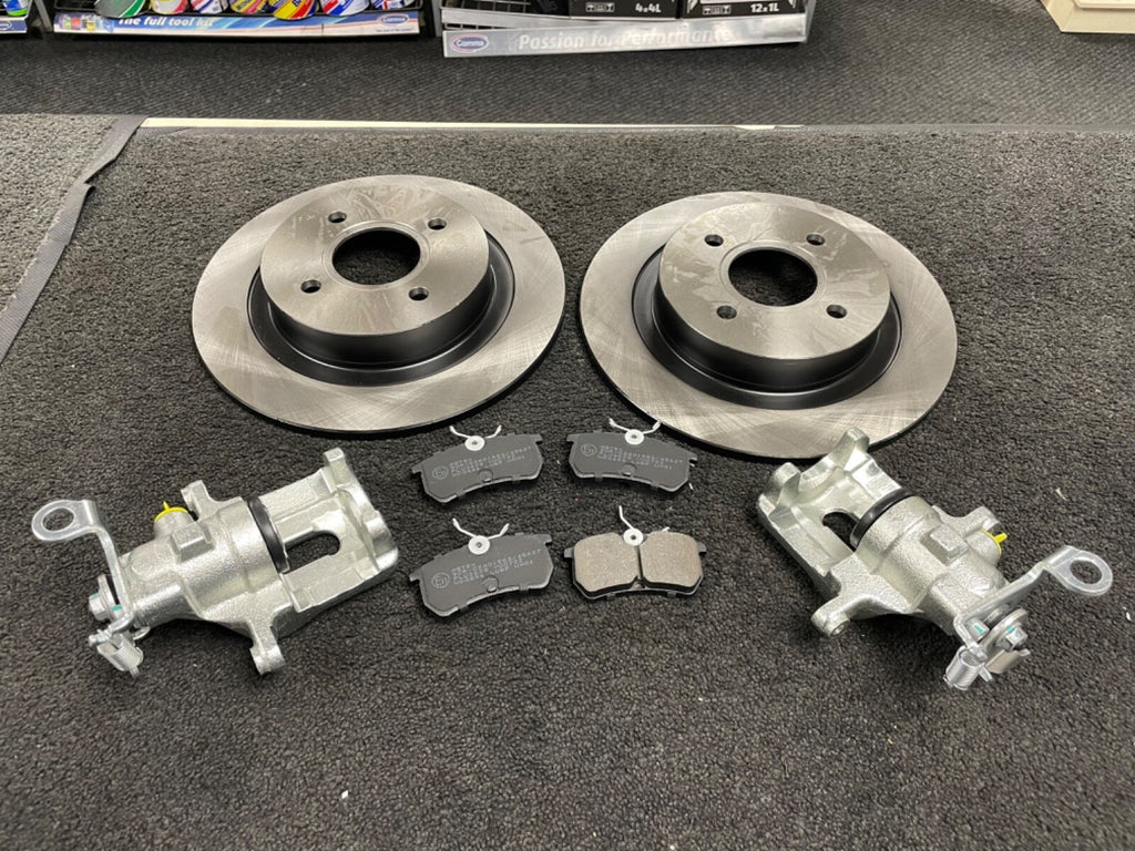 FORD FOCUS RS MK1 REAR BRAKE DISCS PADS 2 REAR BRAKE CALIPER