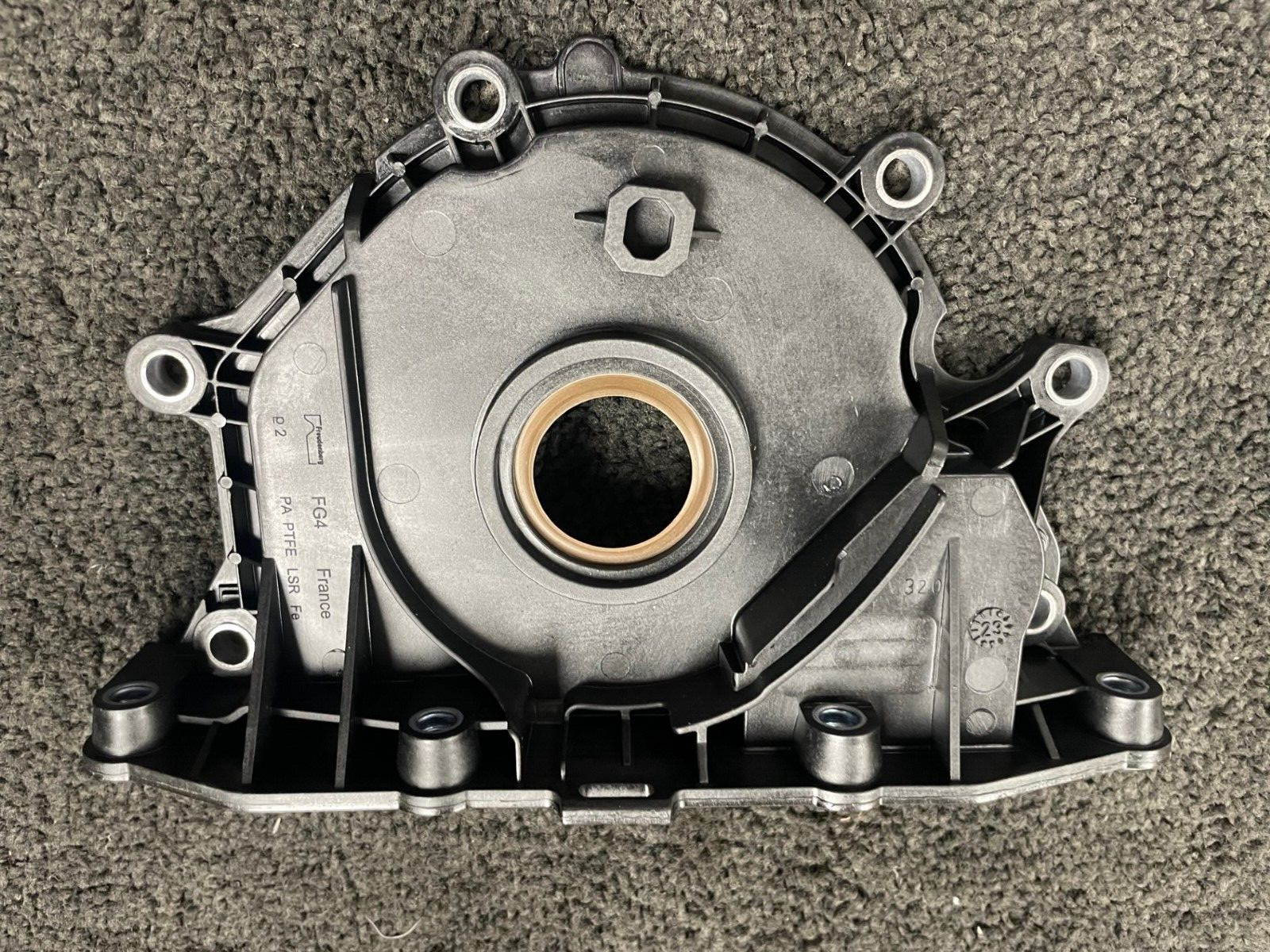 OIL SEAL FRONT CRANKSHAFT TRANSPORTER T5 T6 CADDY 04L103151 04L103151A 82037032