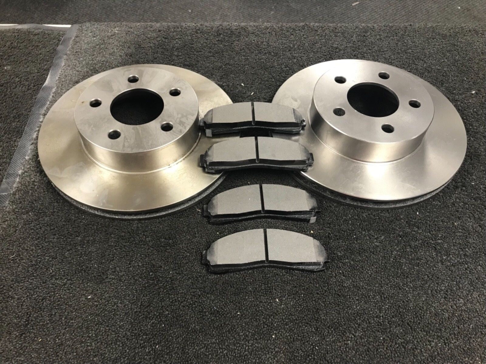 FORD EXPLORER FRONT BRAKE DISCS BRAKE PADS